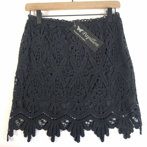 Papillon Blanc Dresses & Skirts - Papillon Asymmetric Lace Overlay Mini Skirt M